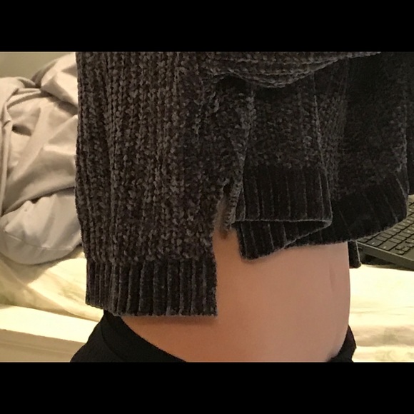 Super Soft Grey Cropped Sweater - Picture 6 of 6